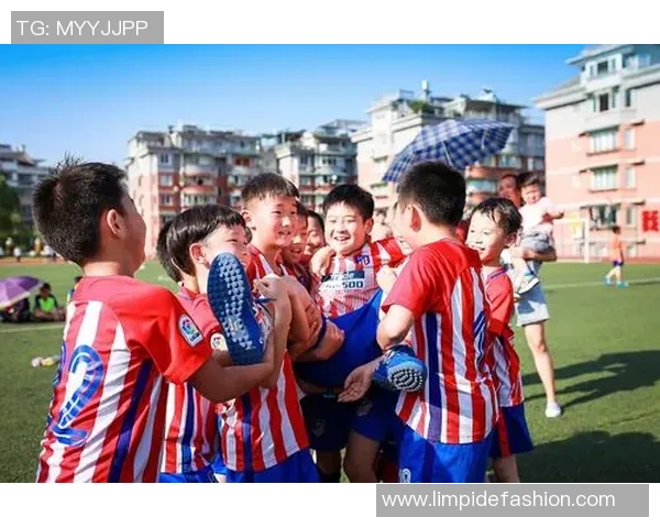 萨茨堡足球队迎战罗森博展现实力争夺胜利的精彩对决