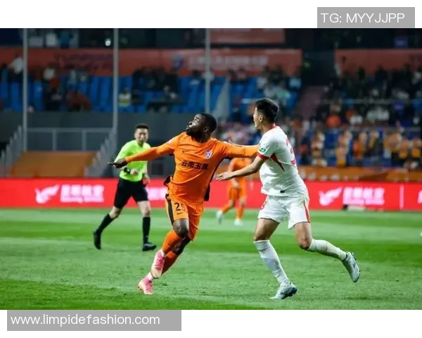 一举拿下！我国男足三大国脚强势加盟，助力中超新贵云南玉昆打造奢华阵型